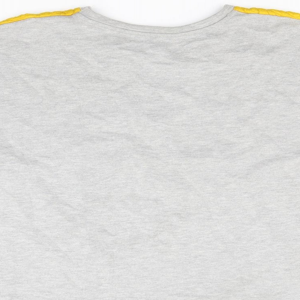 Brand and care label for Pull&Bear women’s yellow pullover sweatshirt, size M