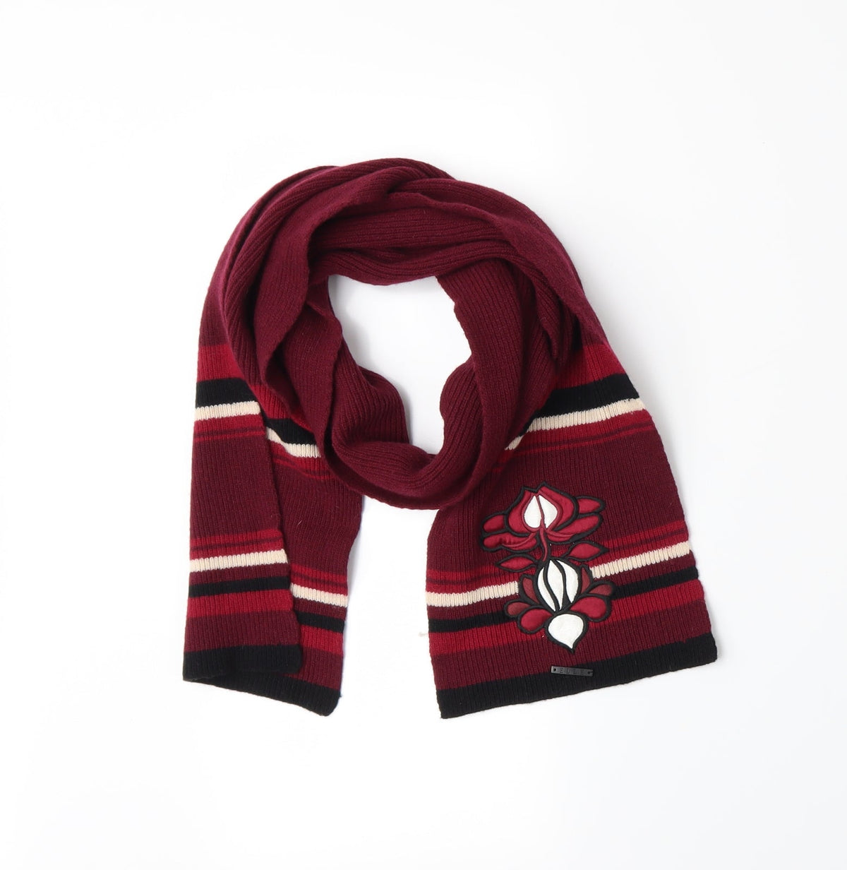 Front view of ELLE women’s silver knit scarf