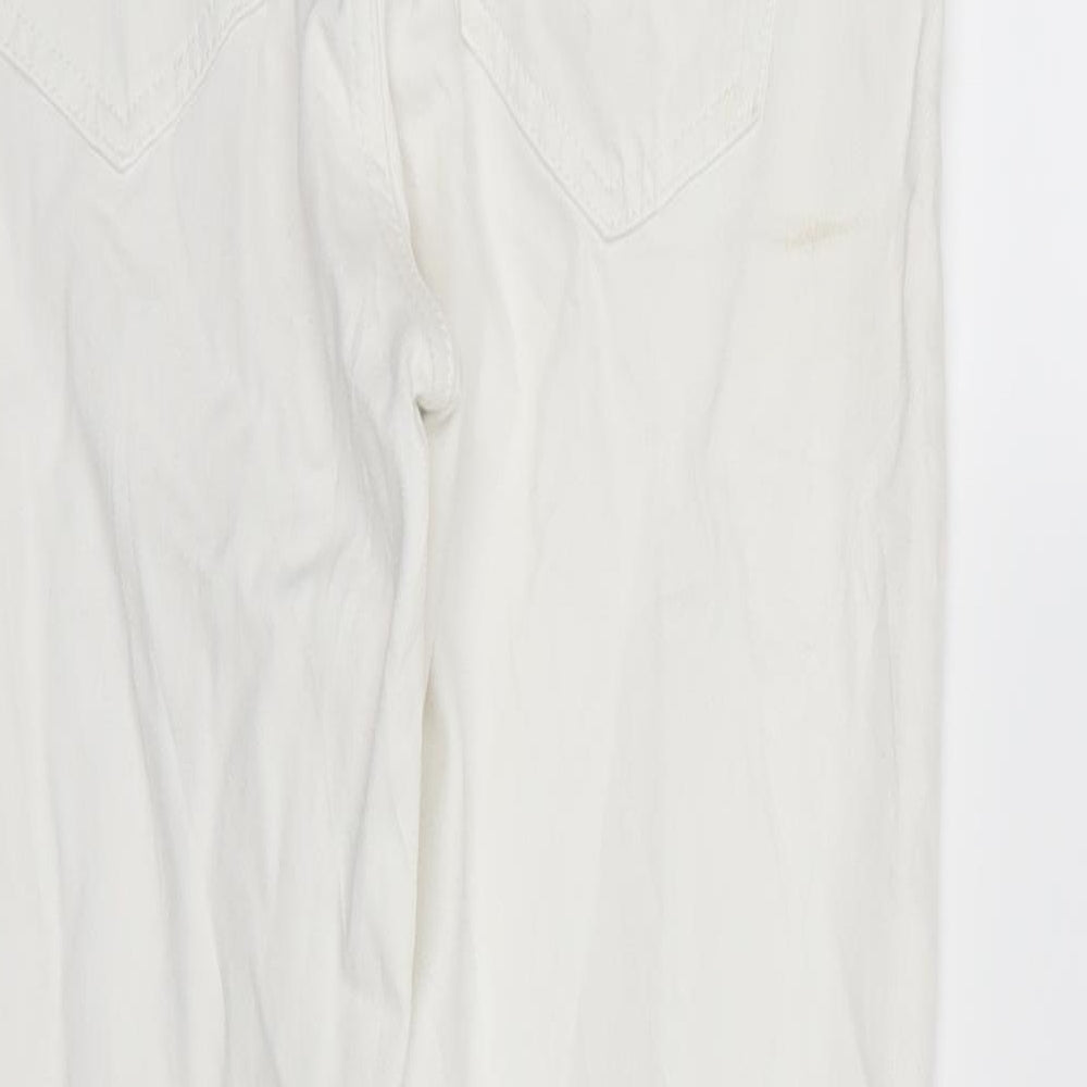 Brand and care label for H&M men’s white denim skinny jeans, size 29, 28-inch leg