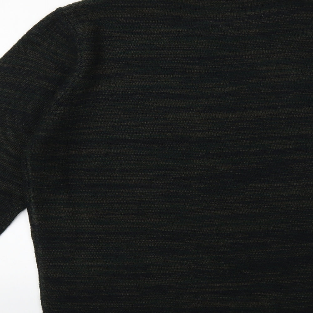 Brand and care label for New Look men’s green knit jumper, size M