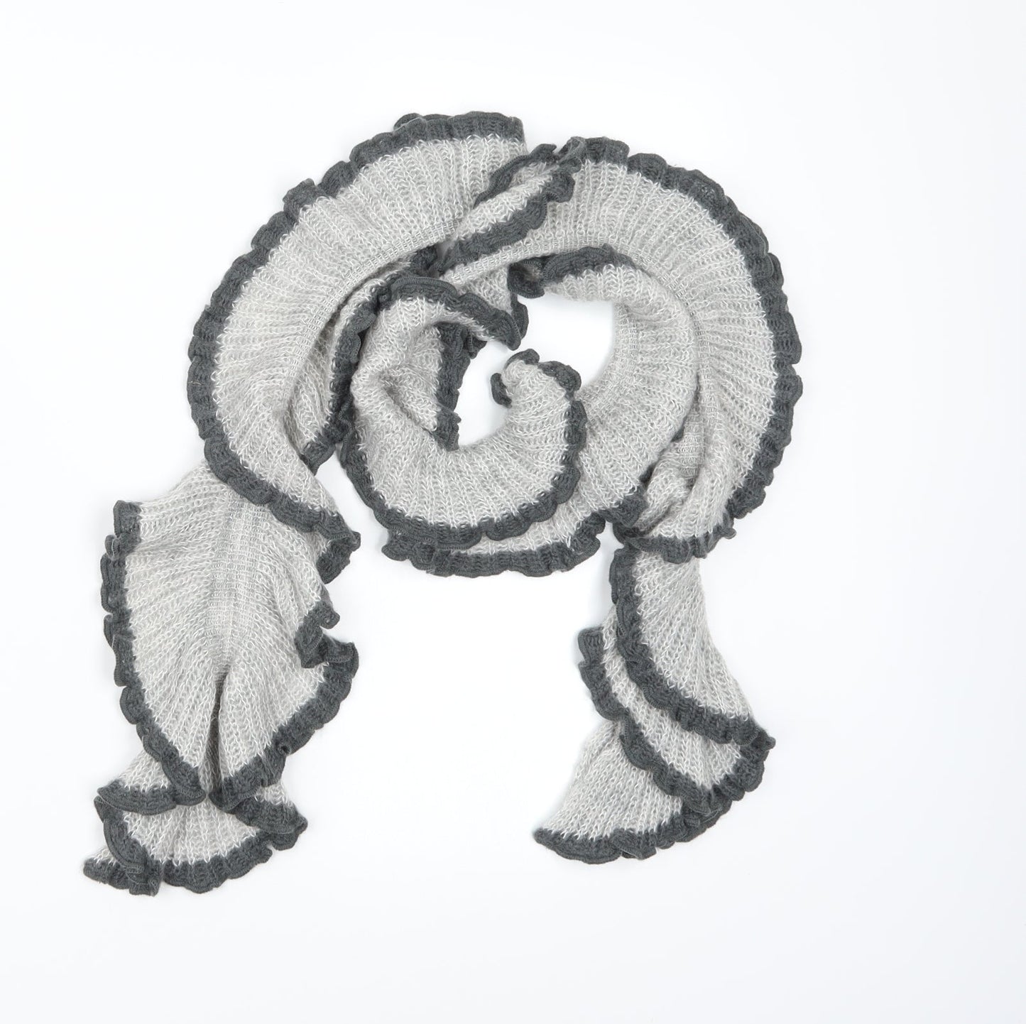 Preworn Womens Grey Knit Scarf