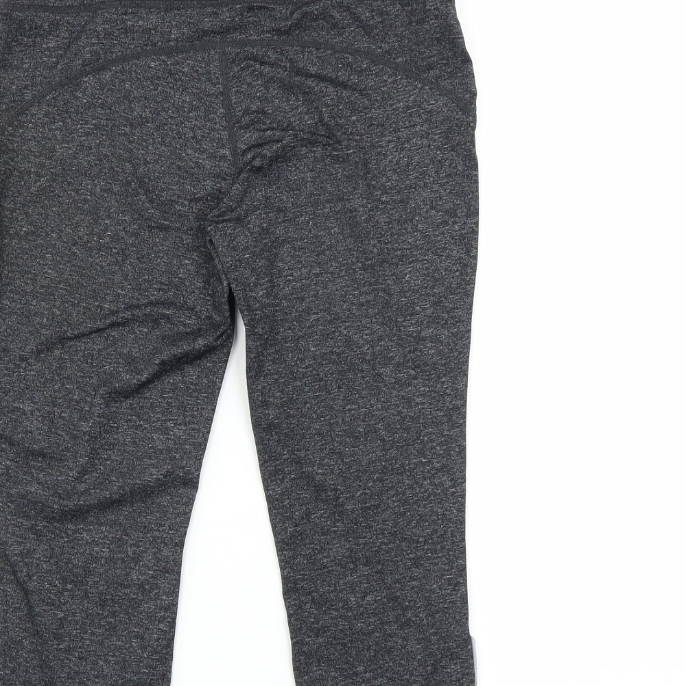 Brand and care label for Preworn women’s grey pedal pusher leggings, size M, 14-inch leg