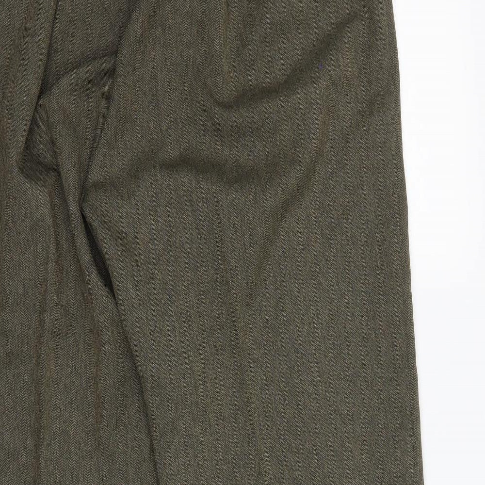 Brand and care label for Bonmarché women’s green dress pants trousers, size UK 16, 22-inch leg