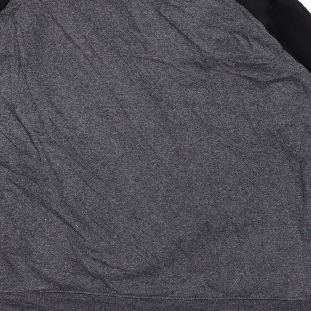 Brand and care label for Pull&Bear men’s grey jumper, size M