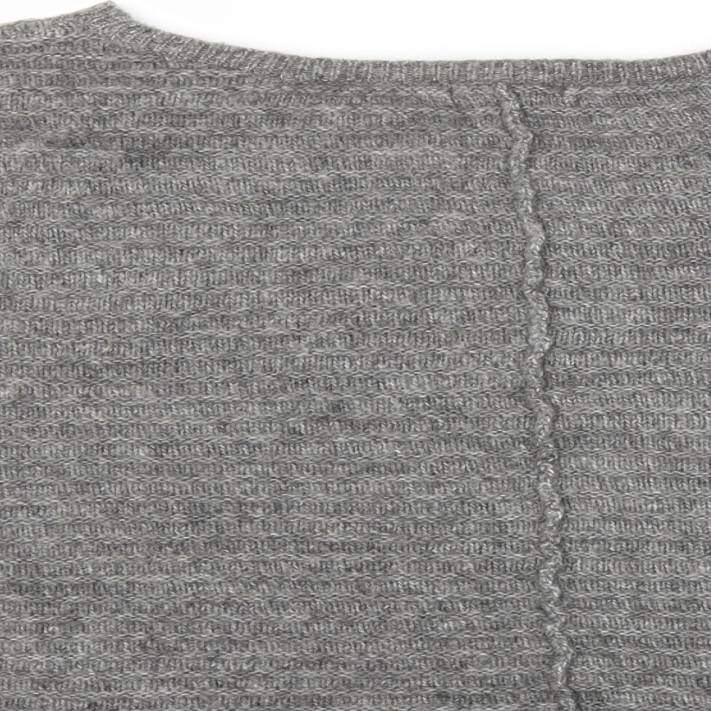 Brand and care label for New Look women’s grey knit jumper, size L
