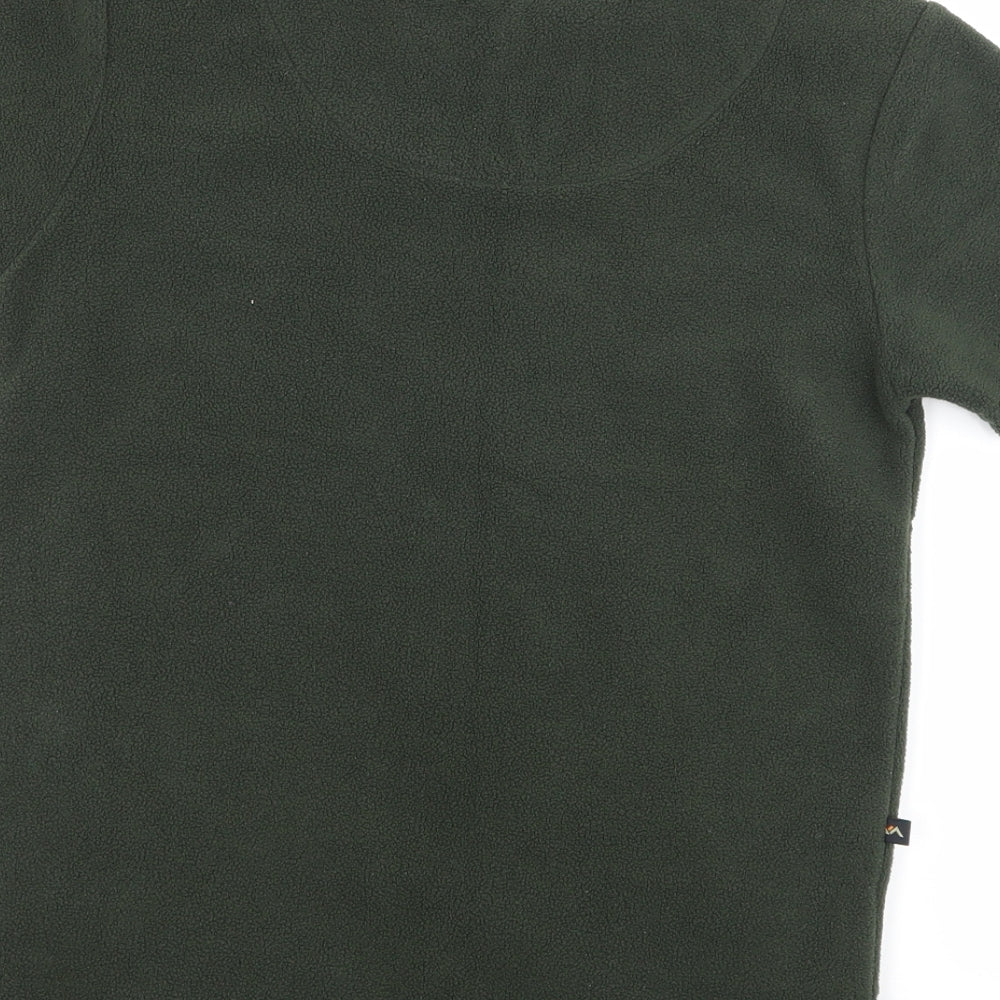 Brand and care label for back country boys’ green fleece basic t-shirt, size 8, years