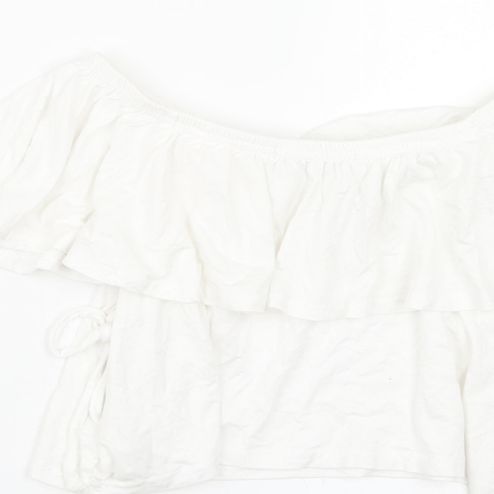 Brand and care label for Missguided women’s white cropped t-shirt, size UK 10