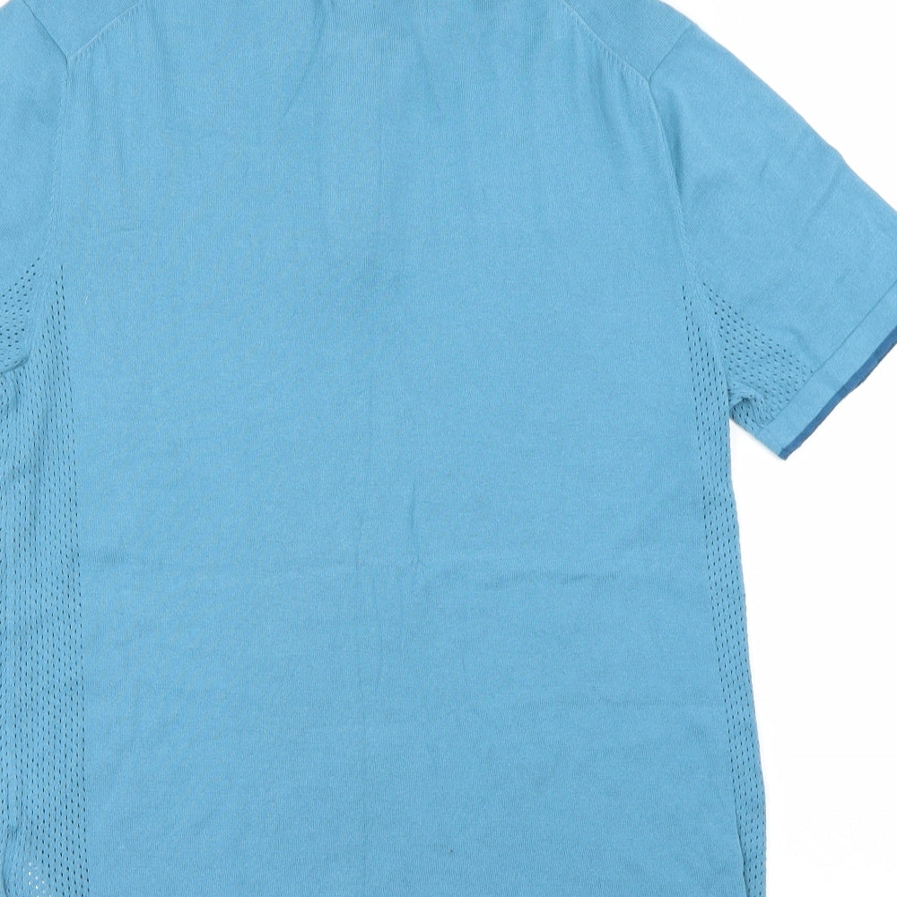 Brand and care label for Preworn men’s blue t-shirt, size M