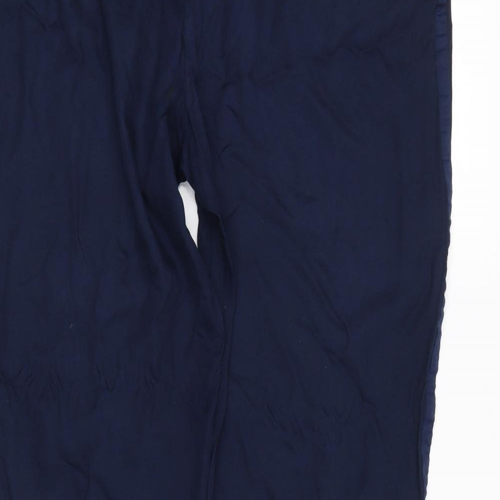 Brand and care label for Vero Moda women’s blue trousers, size M