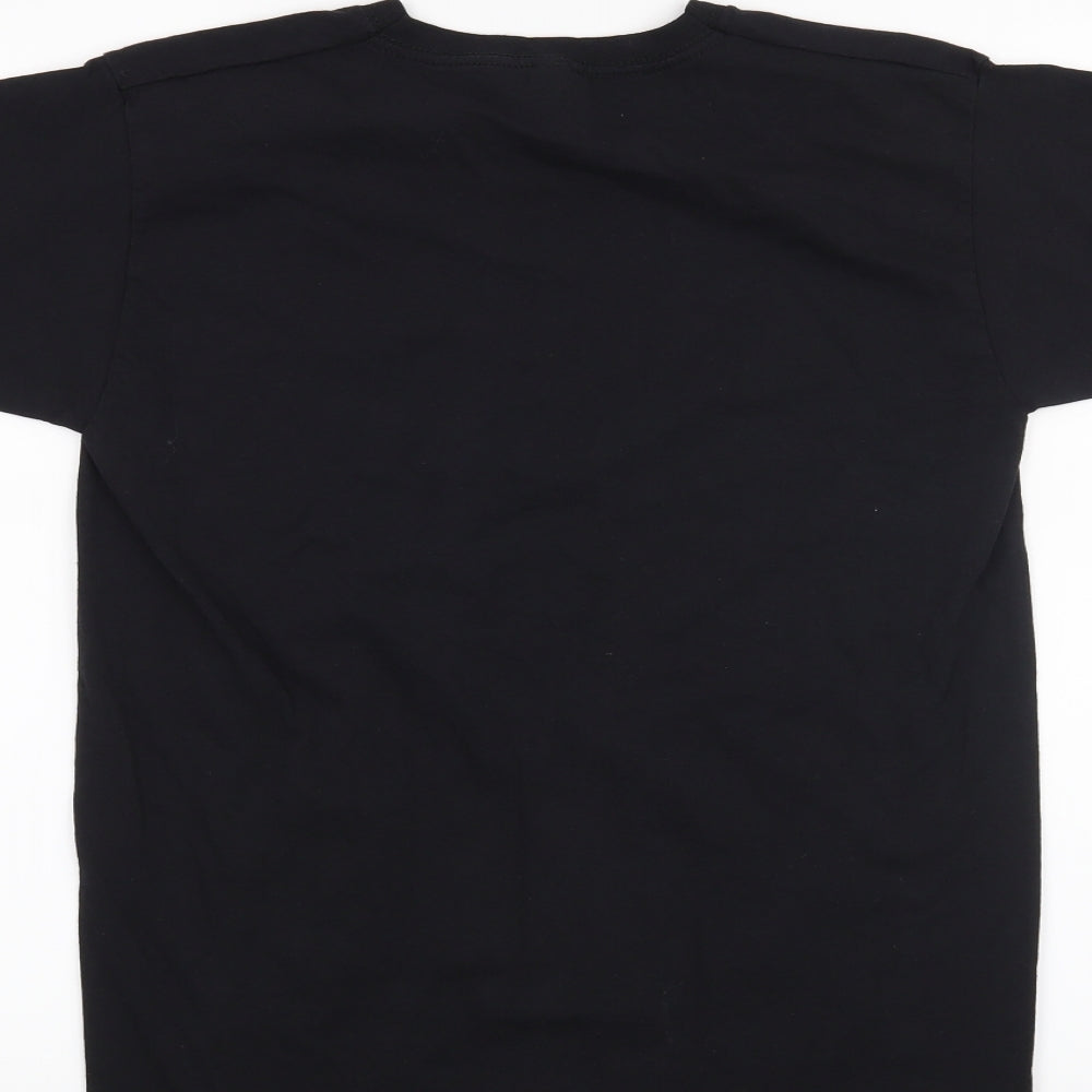 Brand and care label for Fruit of the Loom boys’ black basic t-shirt, size S