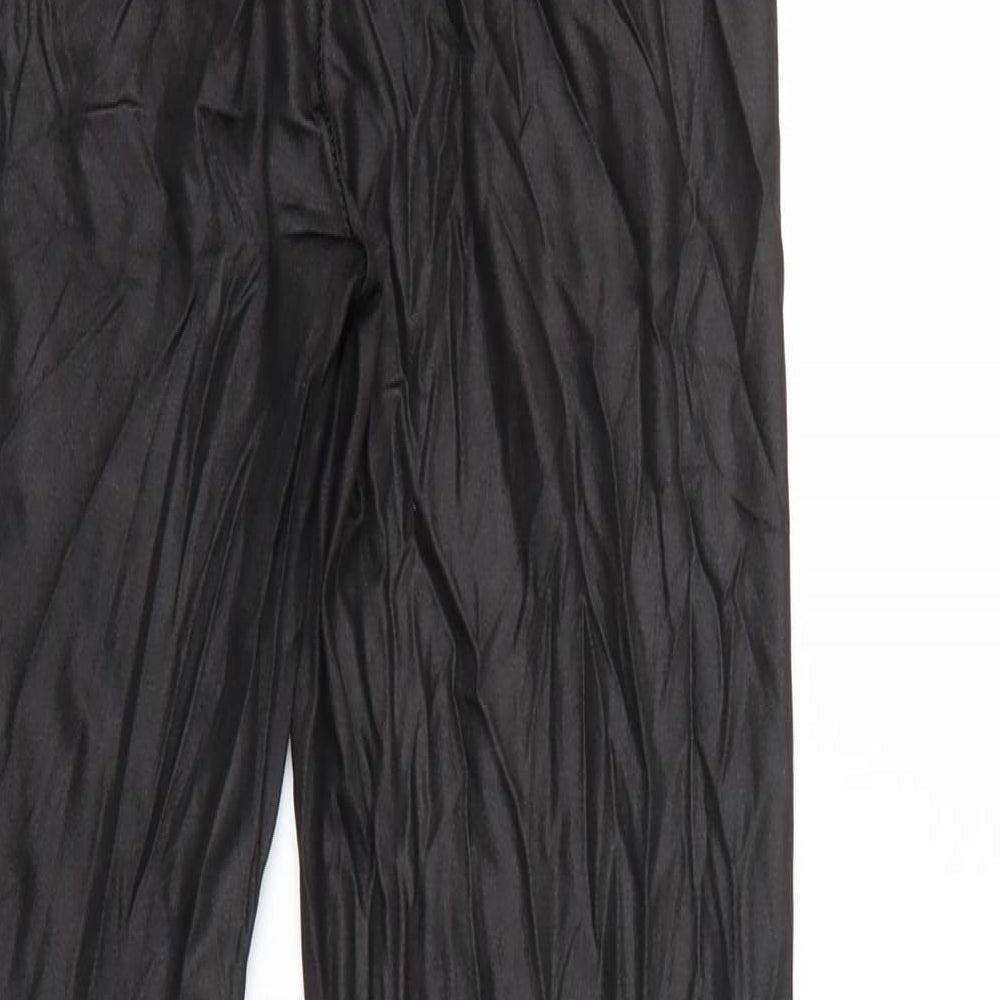 Brand and care label for PRETTYLITTLETHING women’s black capri leggings, size UK 12, 28-inch leg