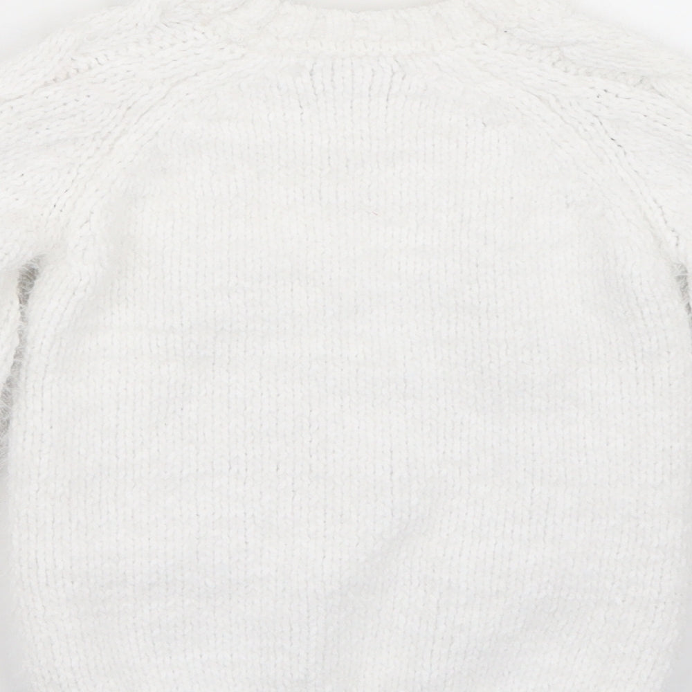 Brand and care label for girls’ jumper