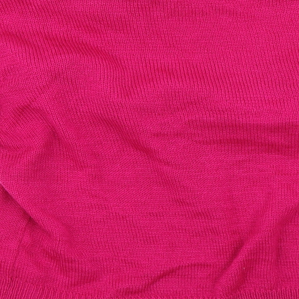 Brand and care label for Boohoo women’s pink jumper, size M