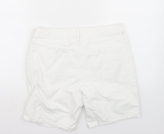 Preworn Womens White Bermuda Shorts Size 32