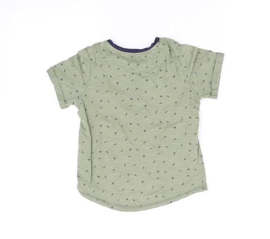 pre worn Boys Green Basic T-Shirt Size 5-6 Years