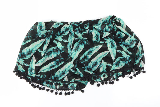 Additional front view of Boohoo women’s black floral hot pants shorts, size L