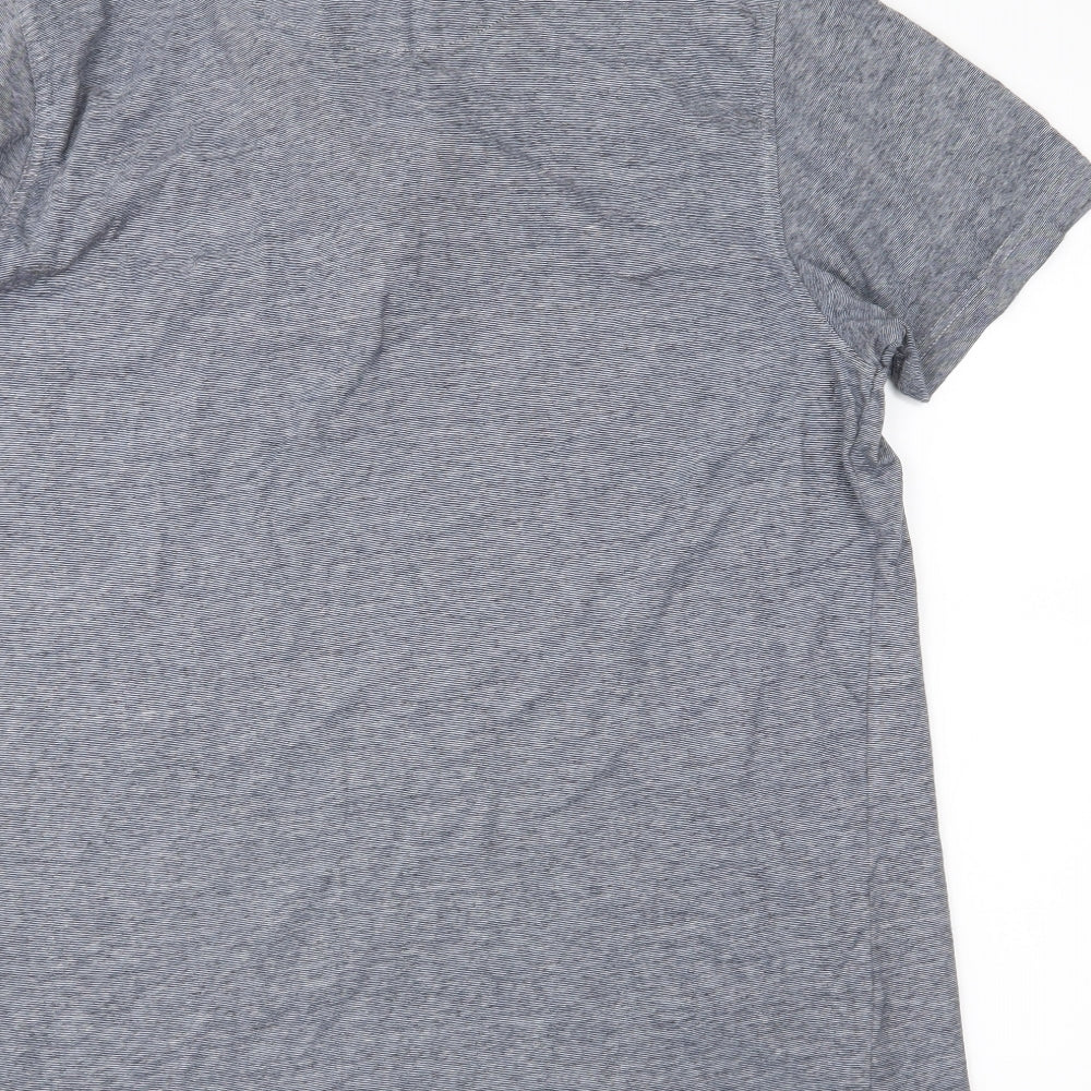 Brand and care label for Easy men’s grey polo, size L