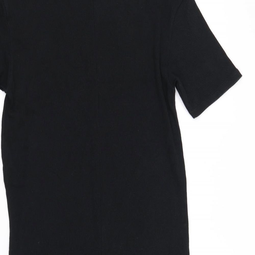 Brand and care label for baerksha men’s black t-shirt, size M
