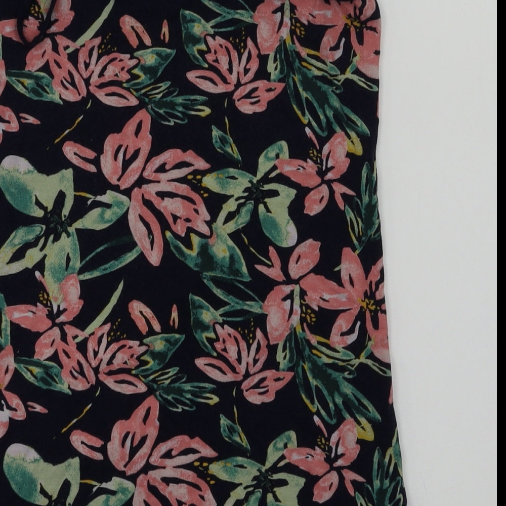 Brand and care label for Dunnes women’s blue floral basic t-shirt, size S