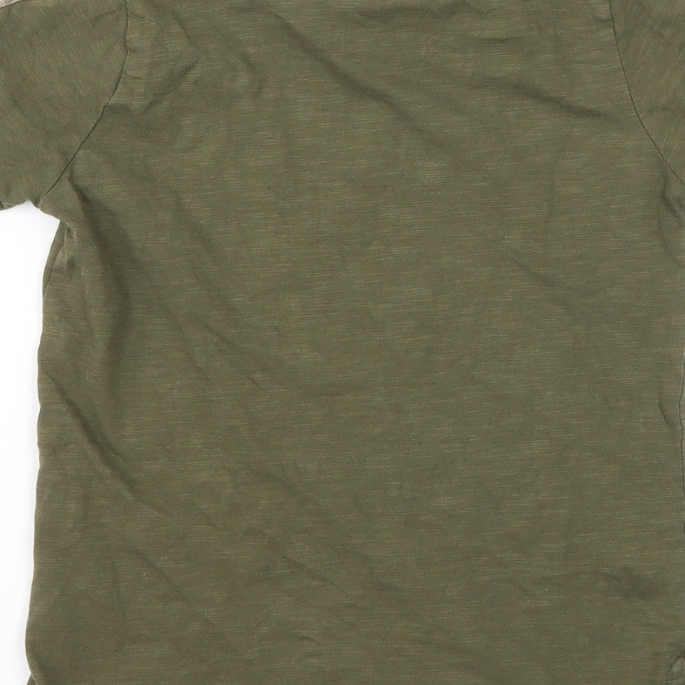 Brand and care label for T?U girls’ green animal print basic t-shirt, size 5, years - fresh