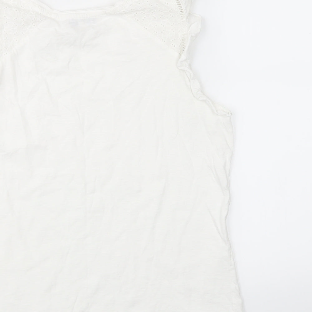 Brand and care label for Oasis women’s white basic tank, size S