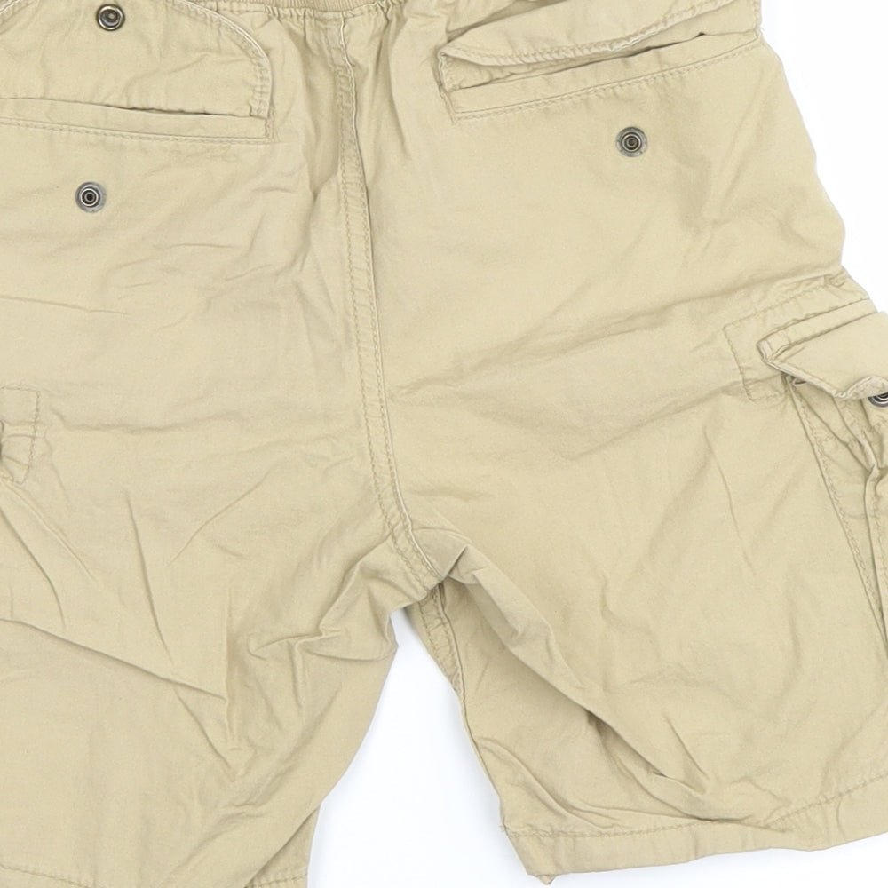 Brand and care label for Gap boys’ beige cargo shorts, size S
