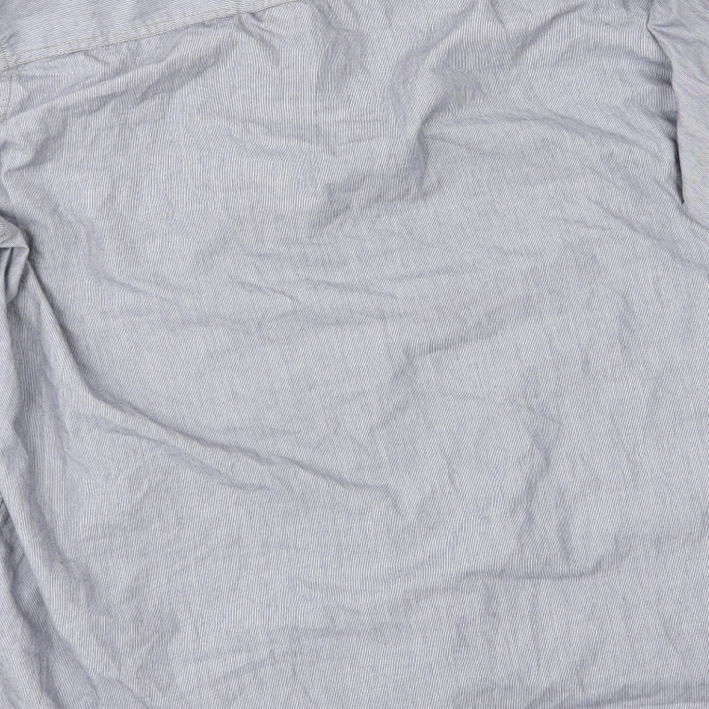 Brand and care label for RESERVED men’s blue button-up, size L