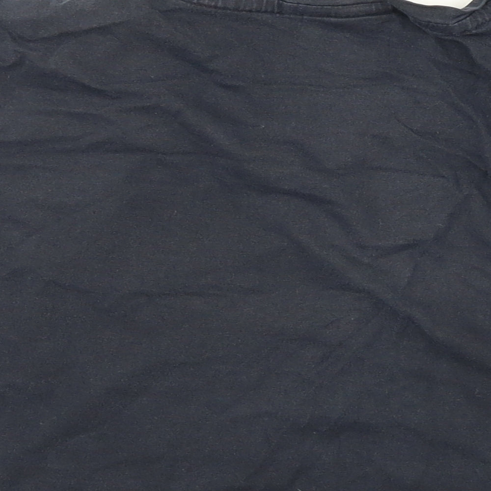 Brand and care label for Ellesse women’s black cropped t-shirt, size UK 4