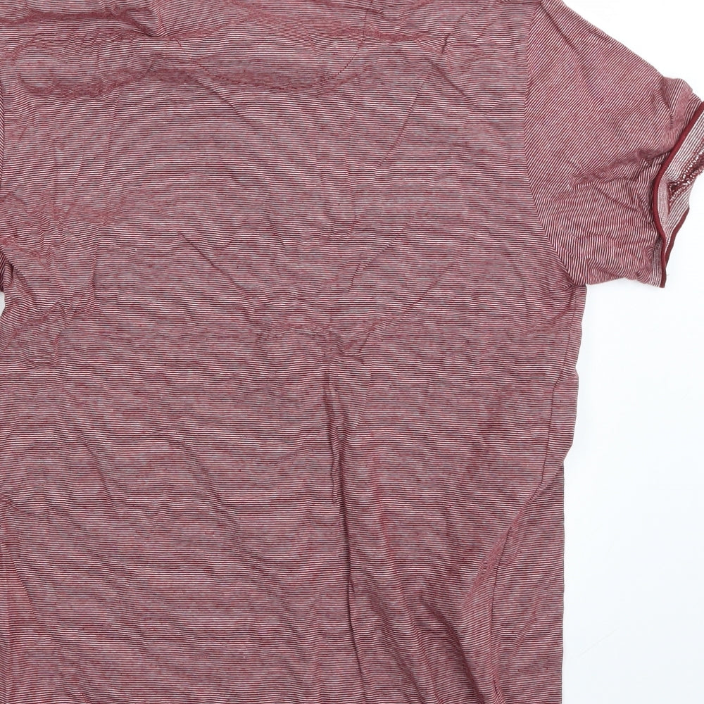 Brand and care label for Brave Soul men’s red t-shirt, size M