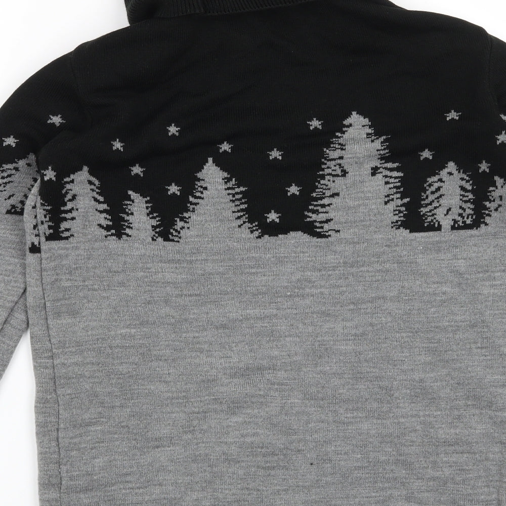 Brand and care label for Boohoo men’s grey jumper, size L