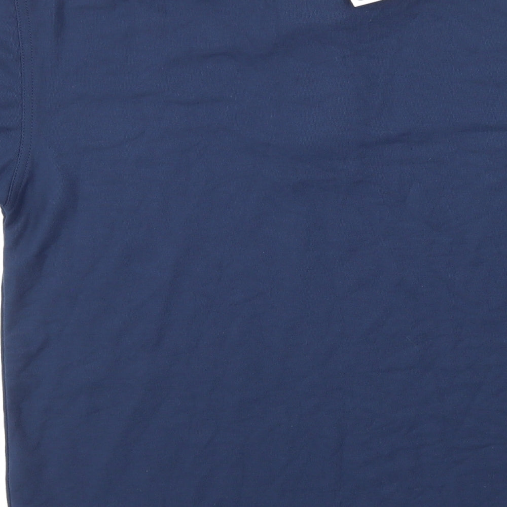 Brand and care label for Banner men’s blue polo, size S