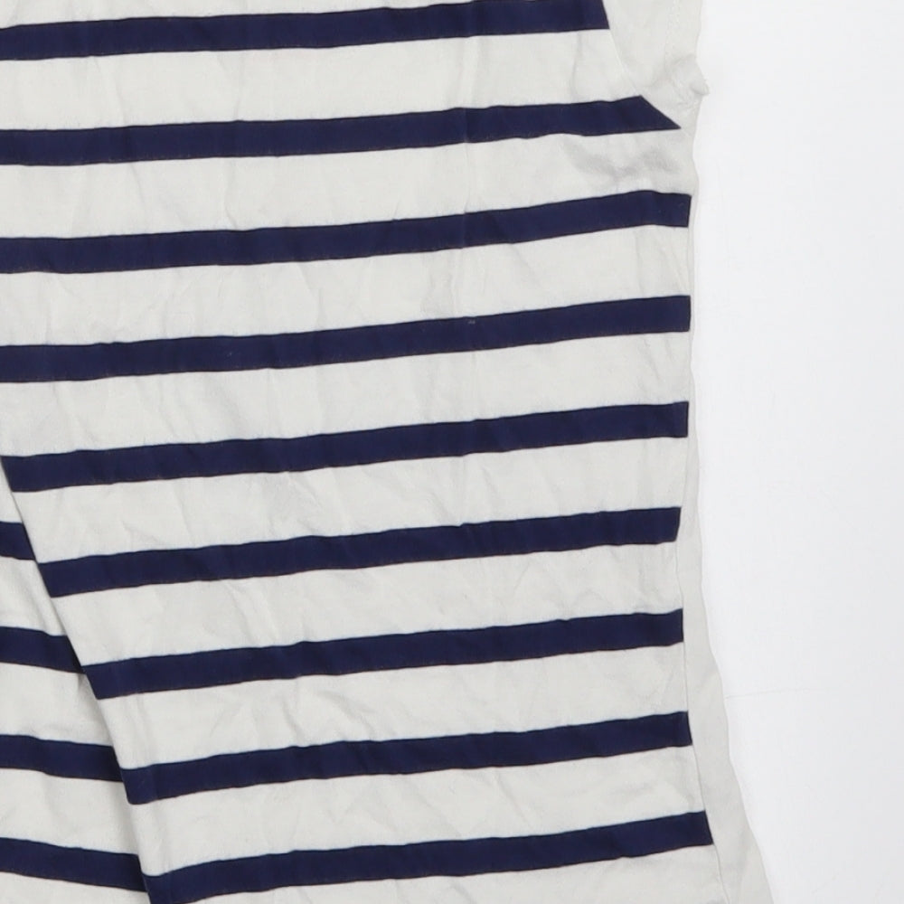 Brand and care label for Jillian's Closet girls’ white striped basic t-shirt, size 6, years