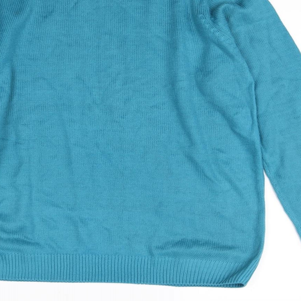 Brand and care label for Isle women’s green jumper, size M