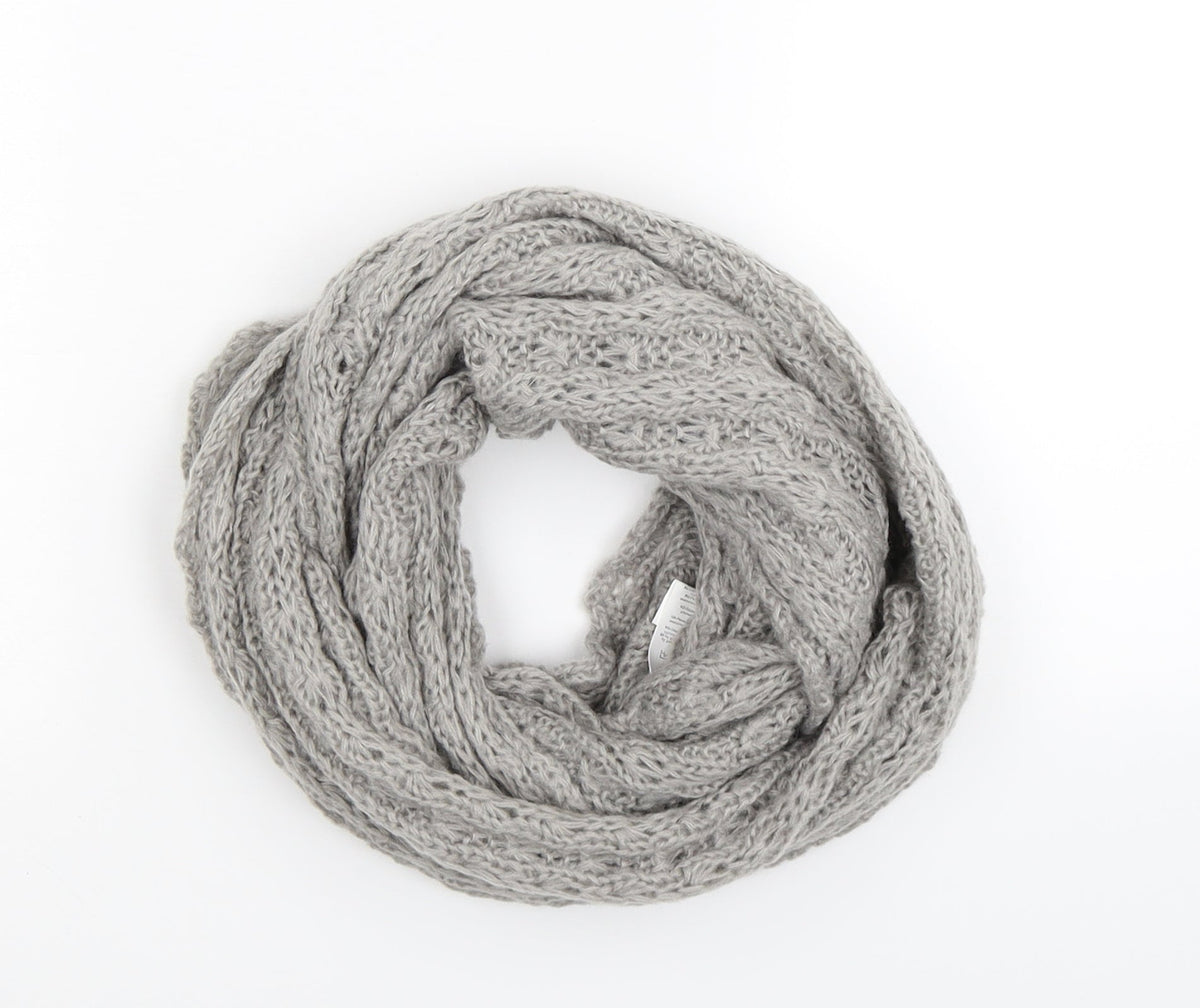 Additional front view of Avon women’s grey knit shawl/wrap