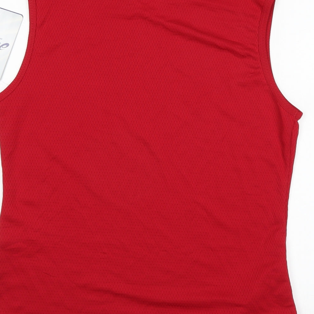 Brand and care label for Oasis men’s red basic tank, size M