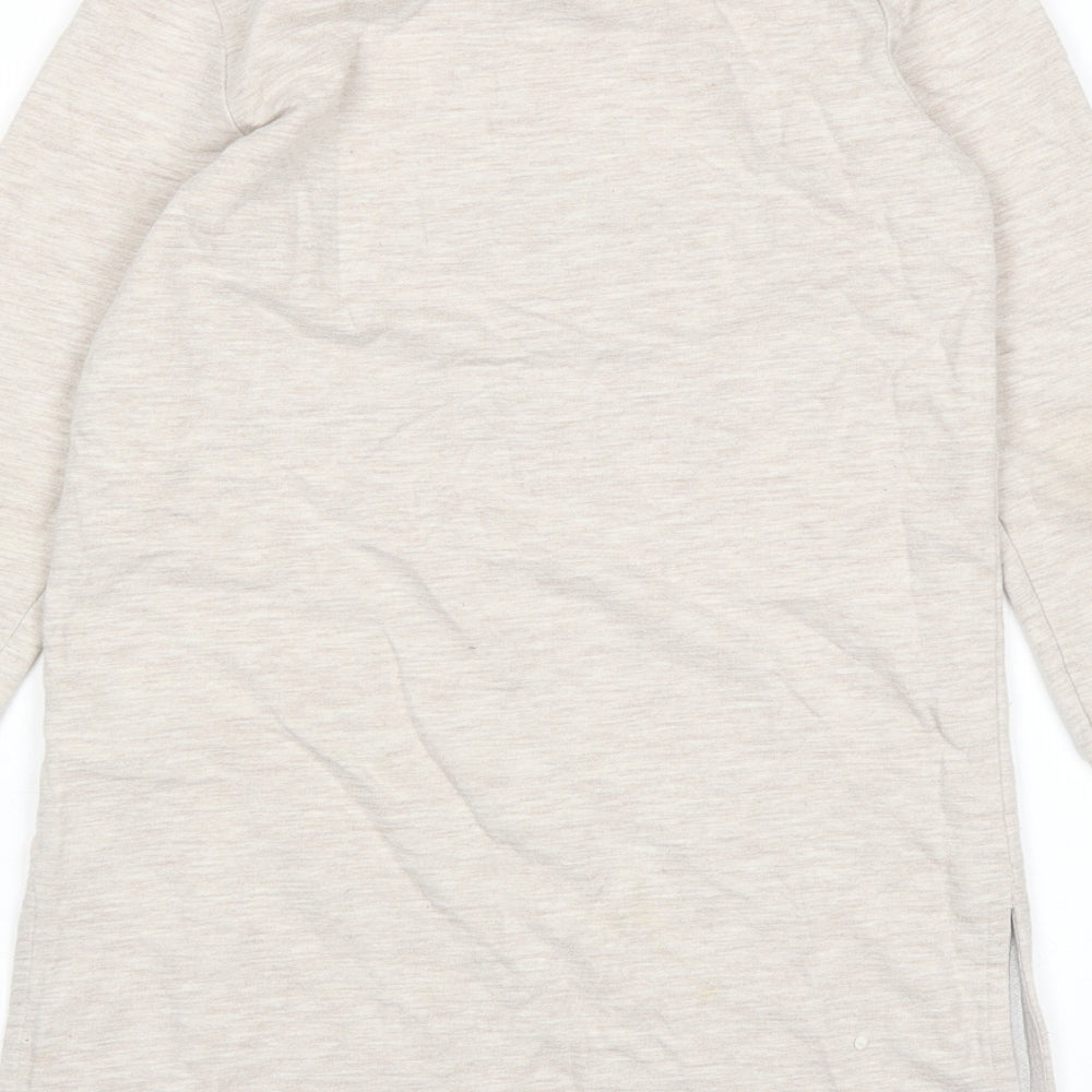Brand and care label for BlueZoo boys’ white basic t-shirt, size 7-8, years