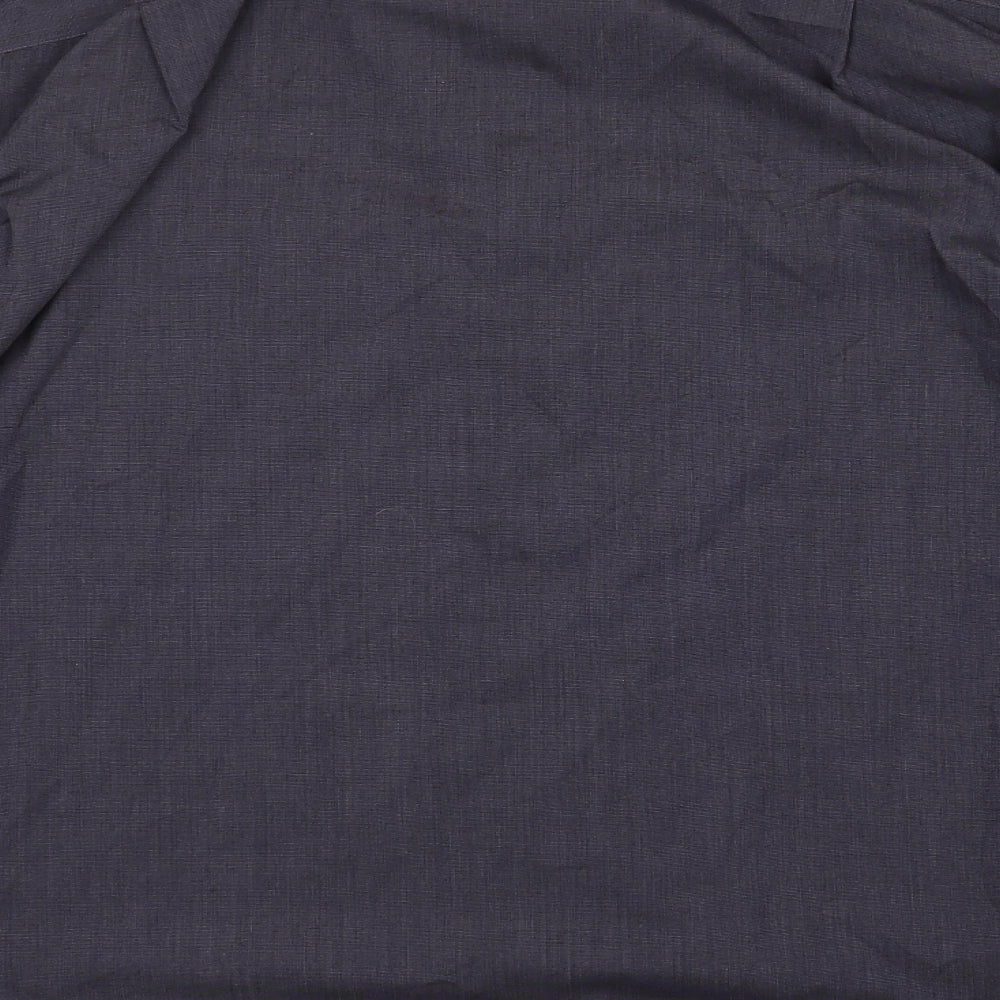 Brand and care label for F&F men’s grey button-up, size M