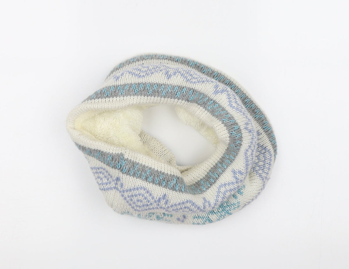 Additional front view of George women’s white geometric knit shawl/wrap