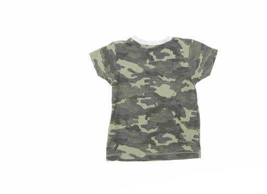 Preworn Boys Green Camouflage Basic T-Shirt Size 18-24 Months