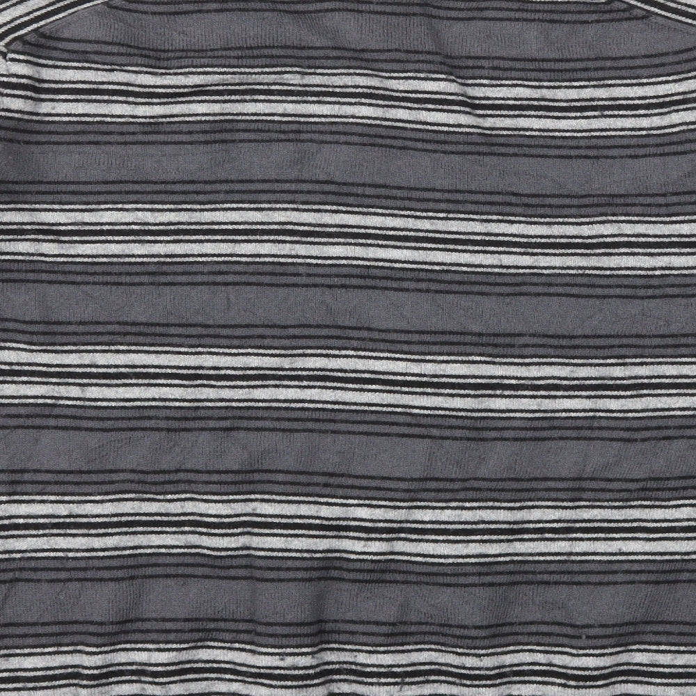 Brand and care label for Gap men’s grey striped knit jumper, size M