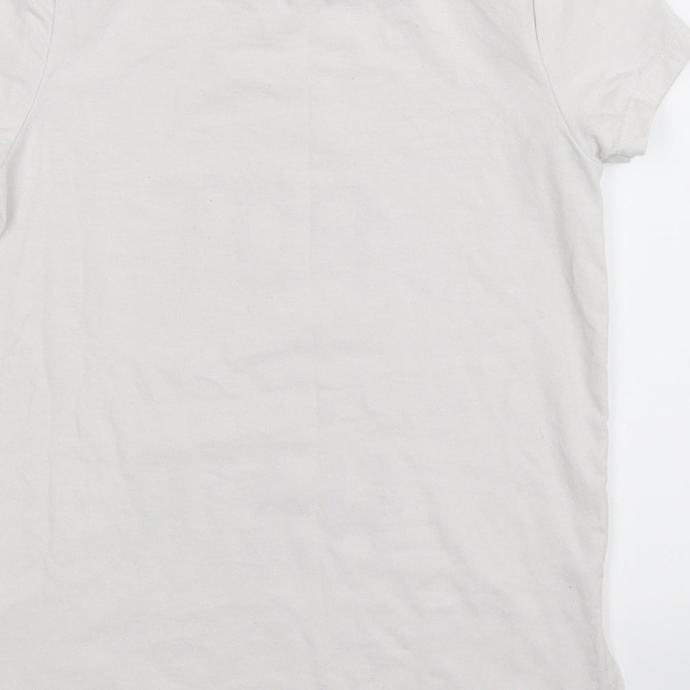 Brand and care label for Dreamworks girls’ white pullover t-shirt, size S