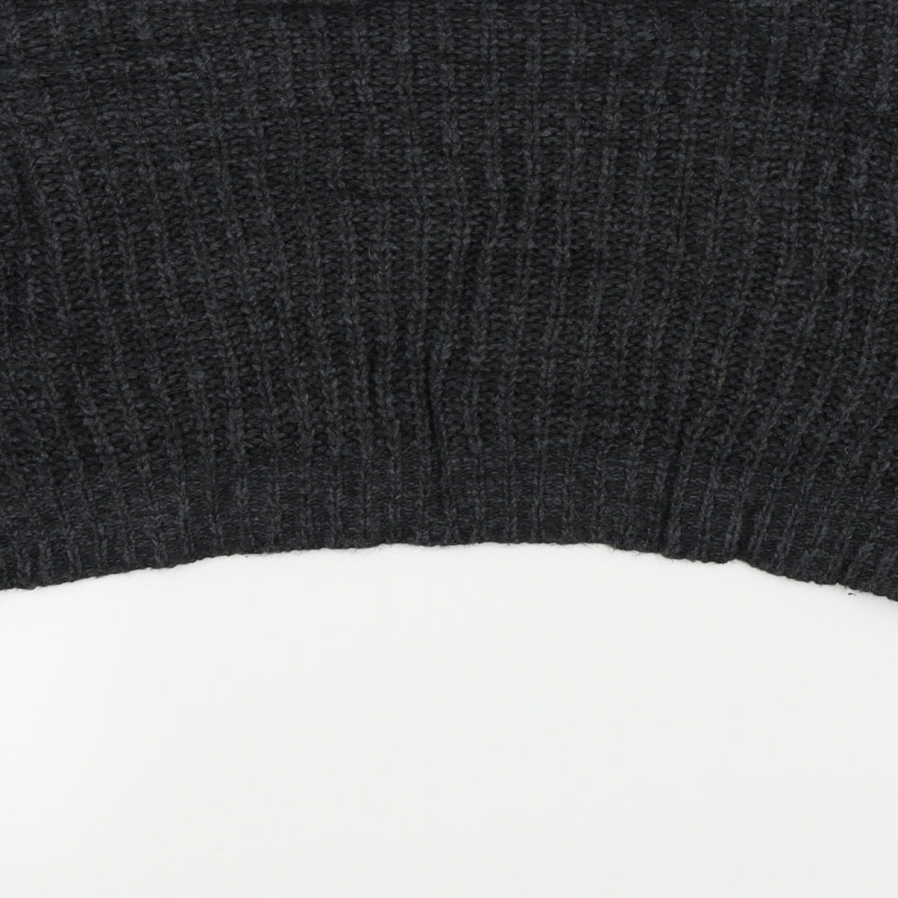 Brand and care label for BDG women’s grey jumper, size XS