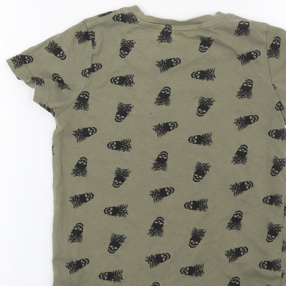 Matalan Boys Green Basic T-Shirt Size 5 Years - Skulls