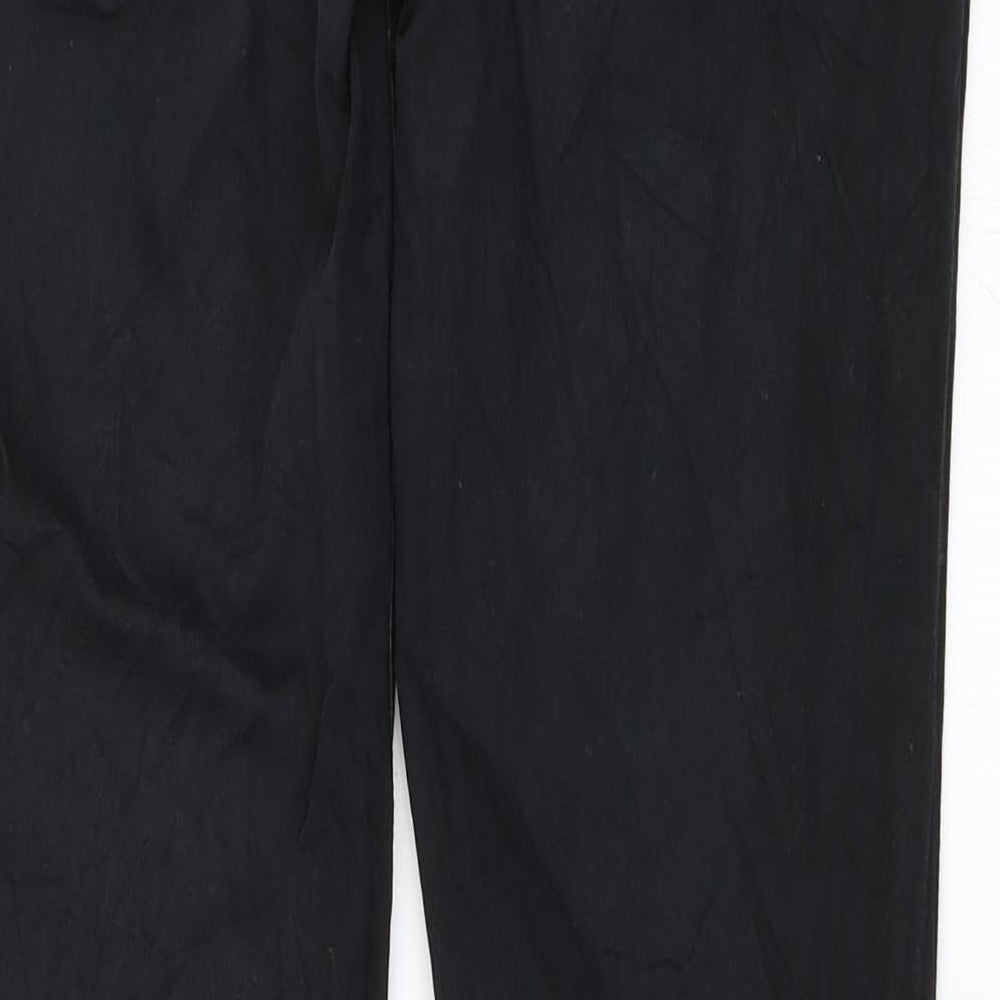 Brand and care label for Pull&Bear women’s black skinny jeans, size UK 42, 30-inch leg