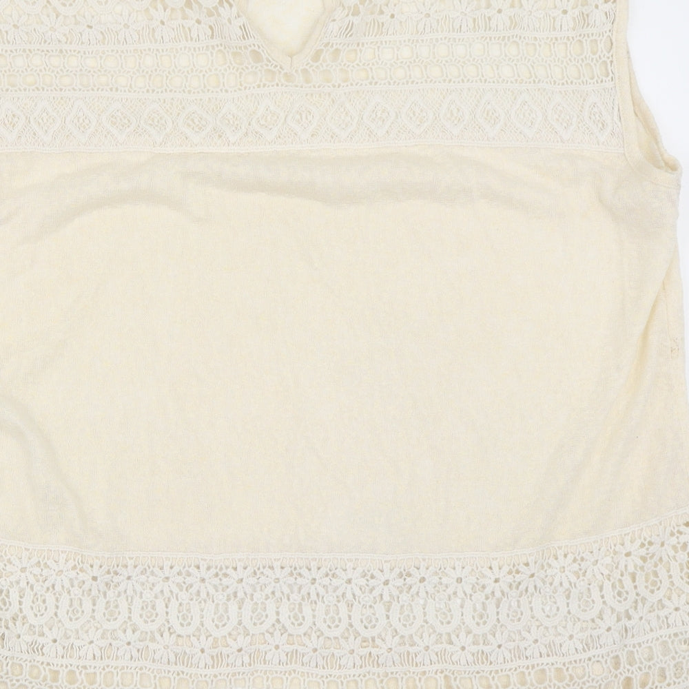 Brand and care label for H&M women’s ivory basic t-shirt, size L