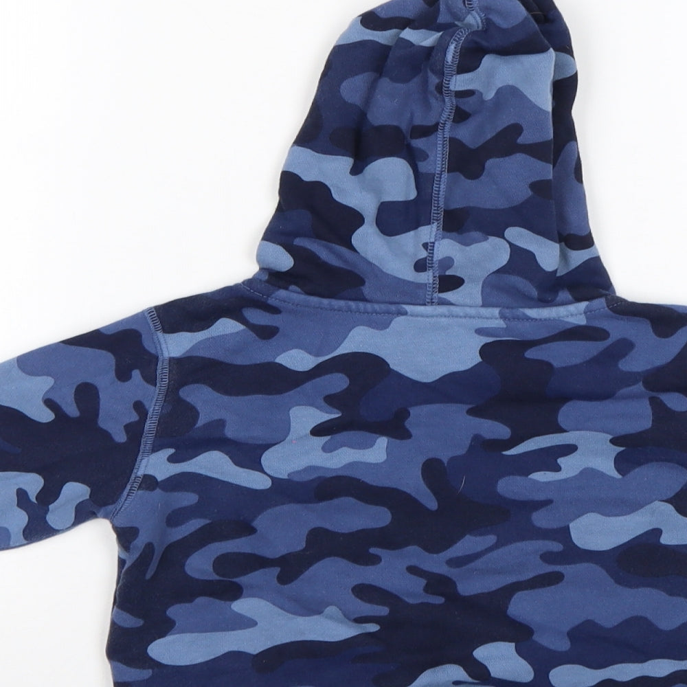 Brand and care label for Gap boys’ blue camouflage pullover hoodie, size 2, years