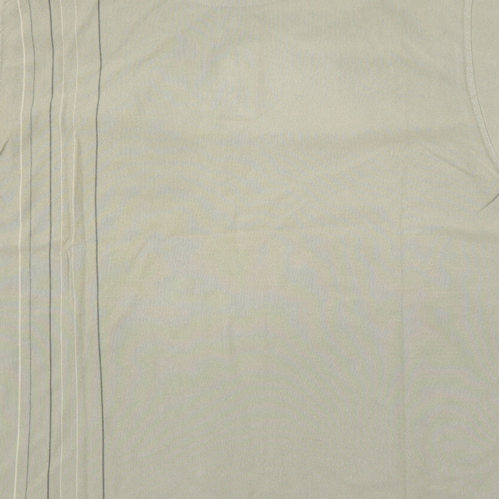 Brand and care label for EWM men’s green polo, size L