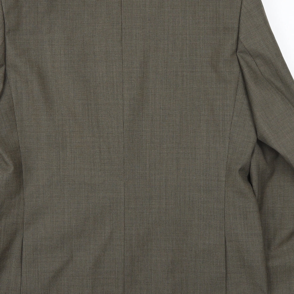 Brand and care label for Greenwoods Classic men’s green jacket suit, size 40