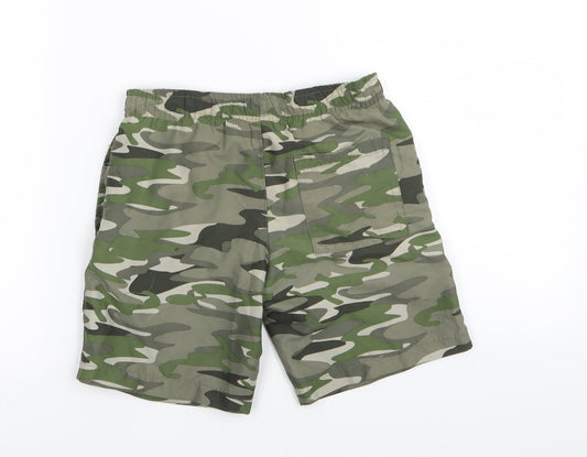 Store Twenty One Boys Green Camouflage Cargo Shorts Size 3-4 Years