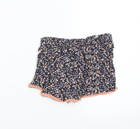 Primark Girls Black Floral Bermuda Shorts Size 5-6 Years
